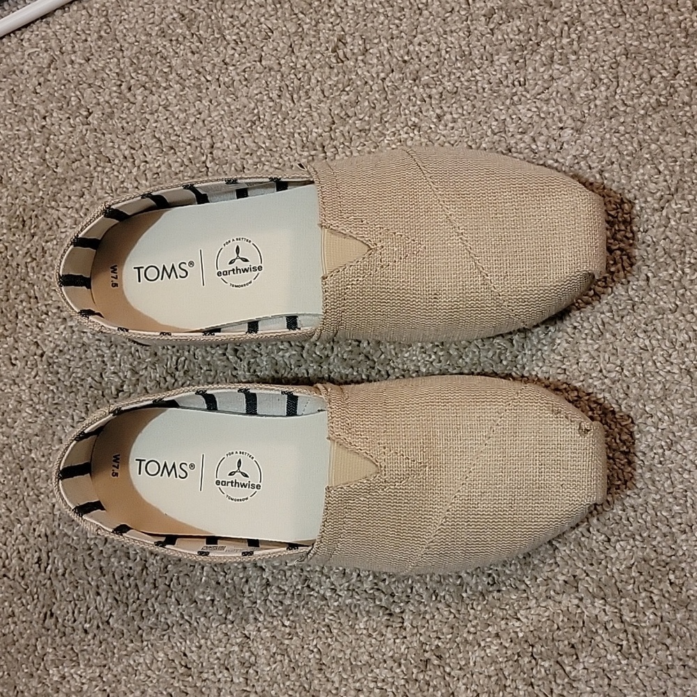 Toms